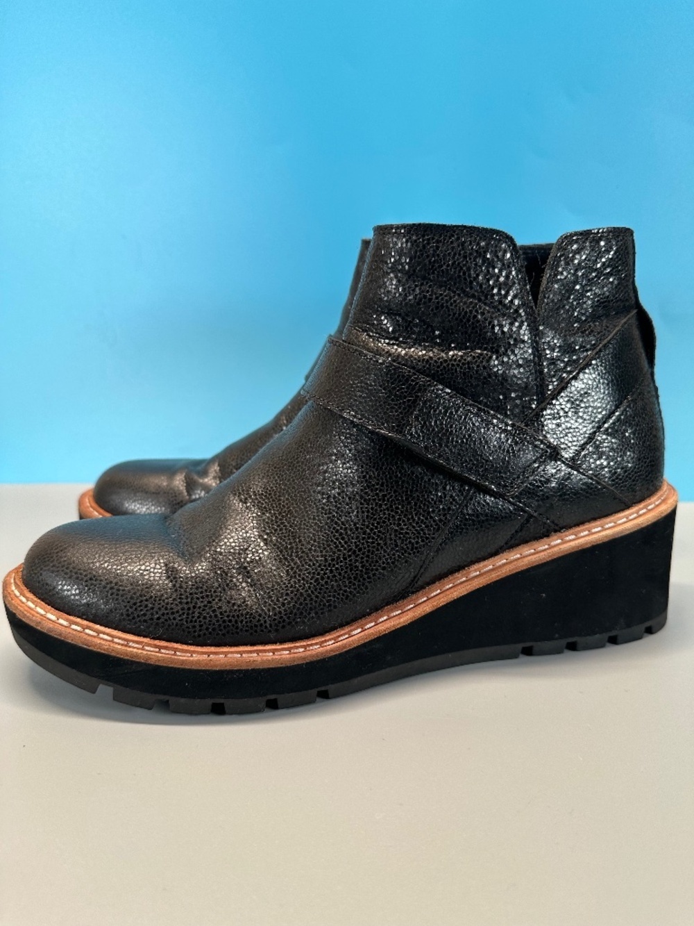 Eileen Fisher Cargo Black Textured Leather Wedge Ankle Boots Womens 9 Scandi